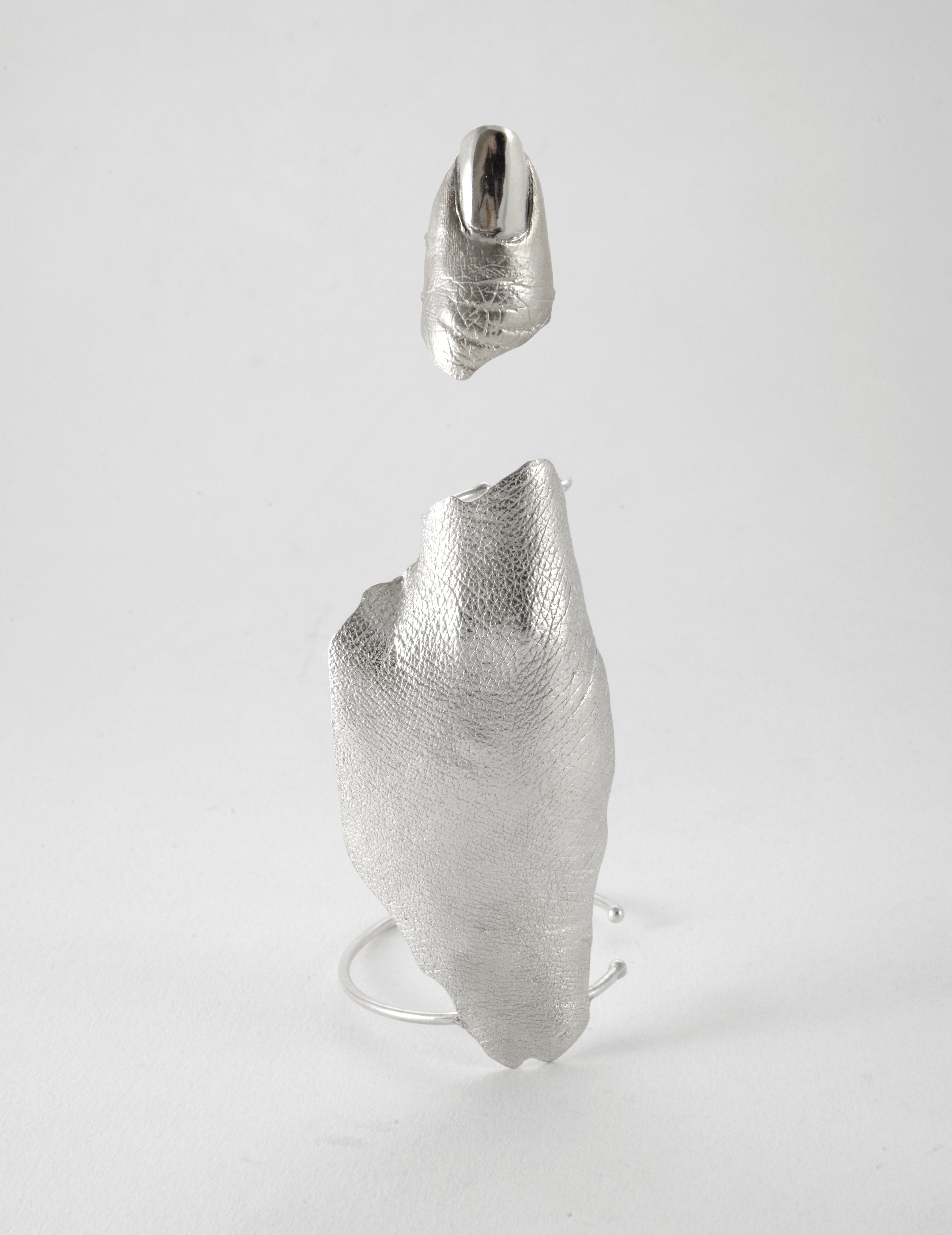 Bijou de main pouce écorché – Incarnem, bijoux sur mesure et moulages ...