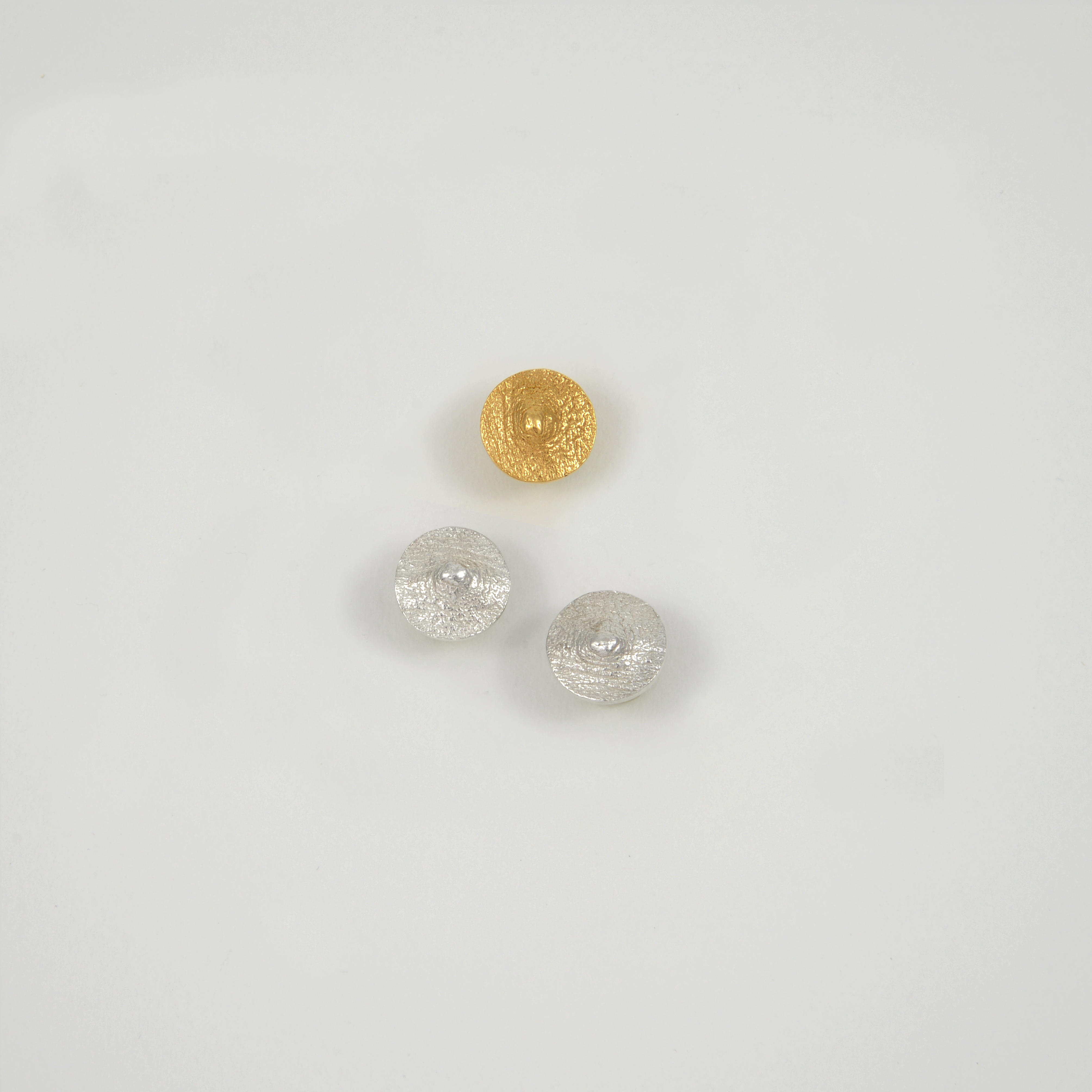 Le téton homme – Incarnem, bijoux sur mesure et moulages incarnés